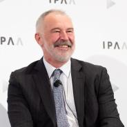 Dr Gordon de Brouwer profile picture with an Institute of Public Administration Australia (IPAA) background